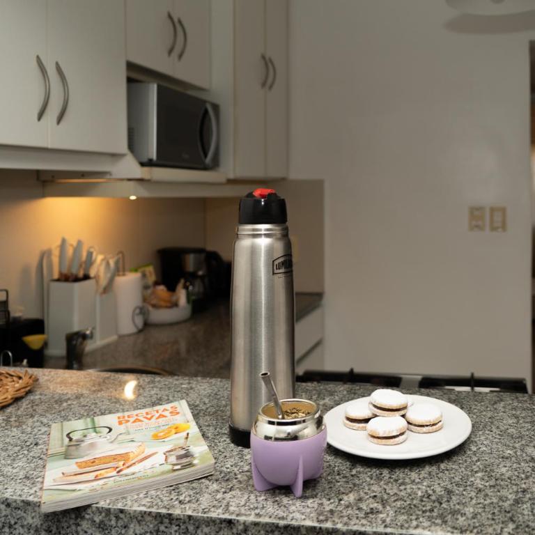 DEPARTAMENTO cerca de CABA hasta 4 personas Parking Gratis Patio ideal estadias cortas Trabajo Recitales Fiestas Salud y Capacitaciones - Apartamento de 1 dormitorio - 1