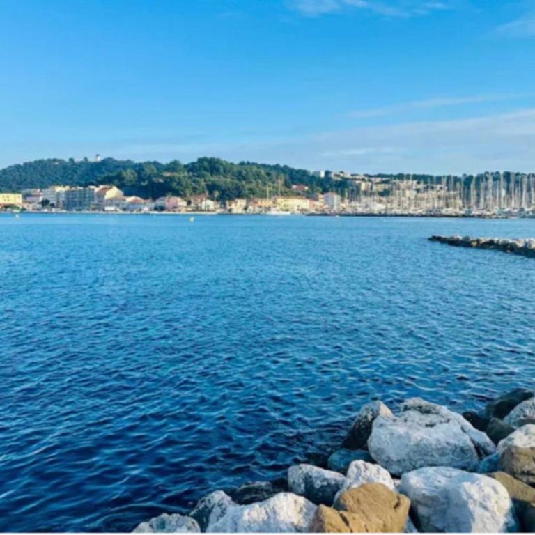 Vue mer T2 duplex plage à 50 m Climatisation 4 personnes et 1 bébé - Appartement 2 Chambres - 3