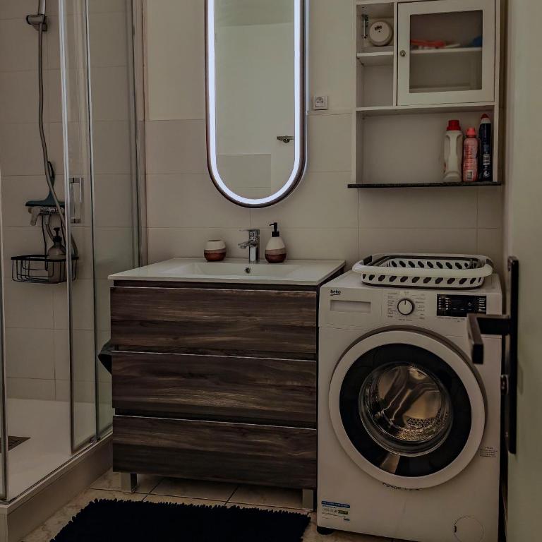 Joli studio climatisé rénové Aix-en-Provence - One-Bedroom Apartment - 11