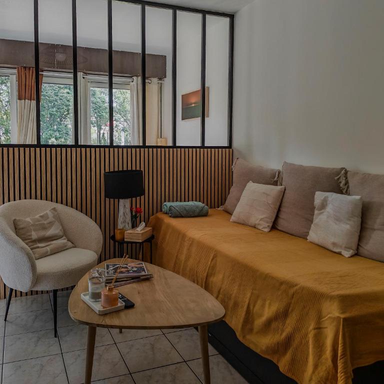 Joli studio climatisé rénové Aix-en-Provence - One-Bedroom Apartment - 4