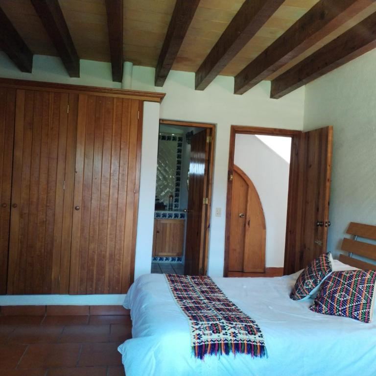Casa Medita - Habitación Doble Estándar con vistas al jardín - 2 camas - 6