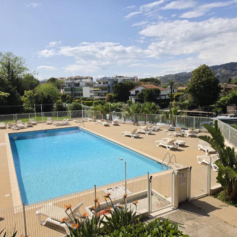 Les Suites de Robinson 05 - Standing Presta - Apartment mit 2 Schlafzimmern und Poolblick - 7
