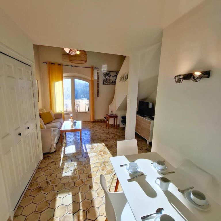 Les Suites de Robinson 05 - Standing Presta - Apartment mit 2 Schlafzimmern und Poolblick - 1