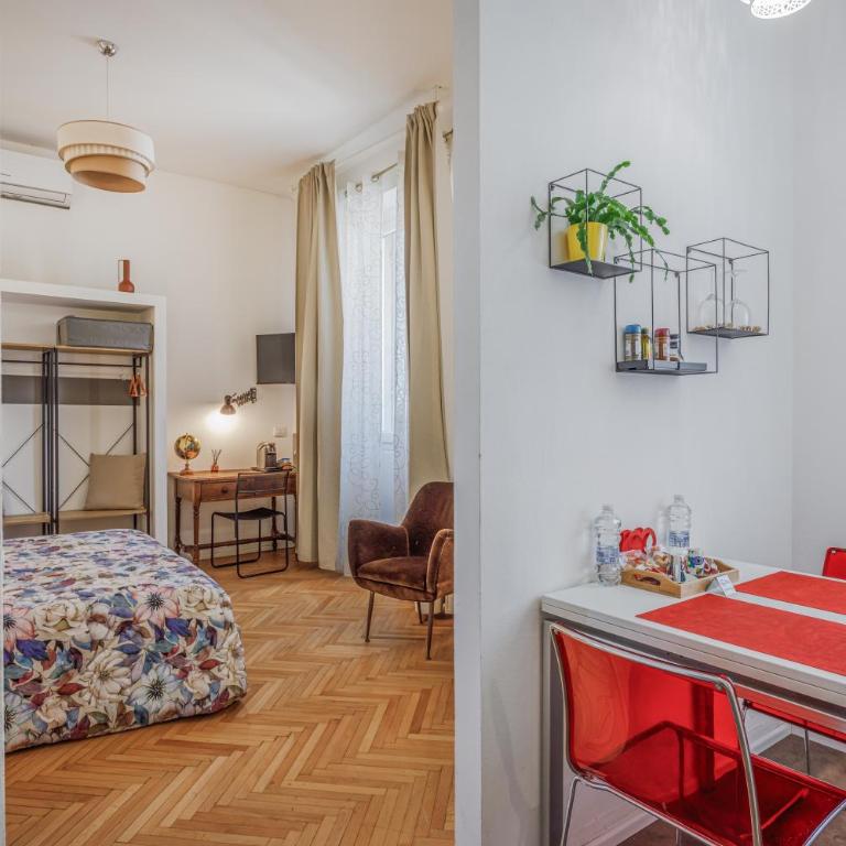 PARMA EXPRESS Traveller's Lodging front Station FS covered PARKING - Deluxe Apartment - 28