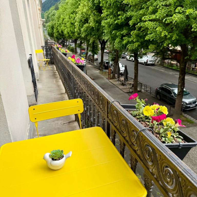 Les Meublés d'Etigny - Appartement 3 Chambres Premium avec Balcon - 13
