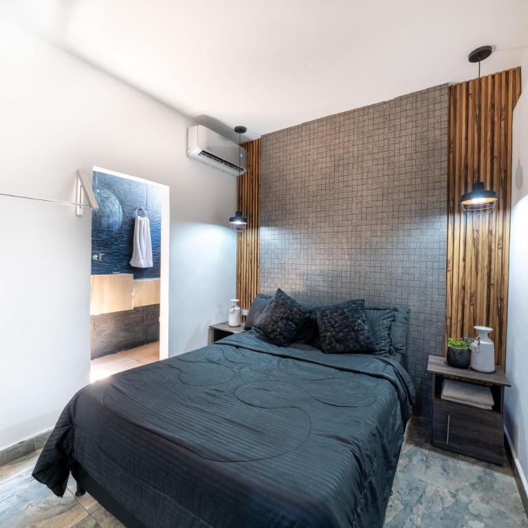 Provenza! Golden Jacuzzi - 5BR only 1 Block from lleras - Apartment - 6