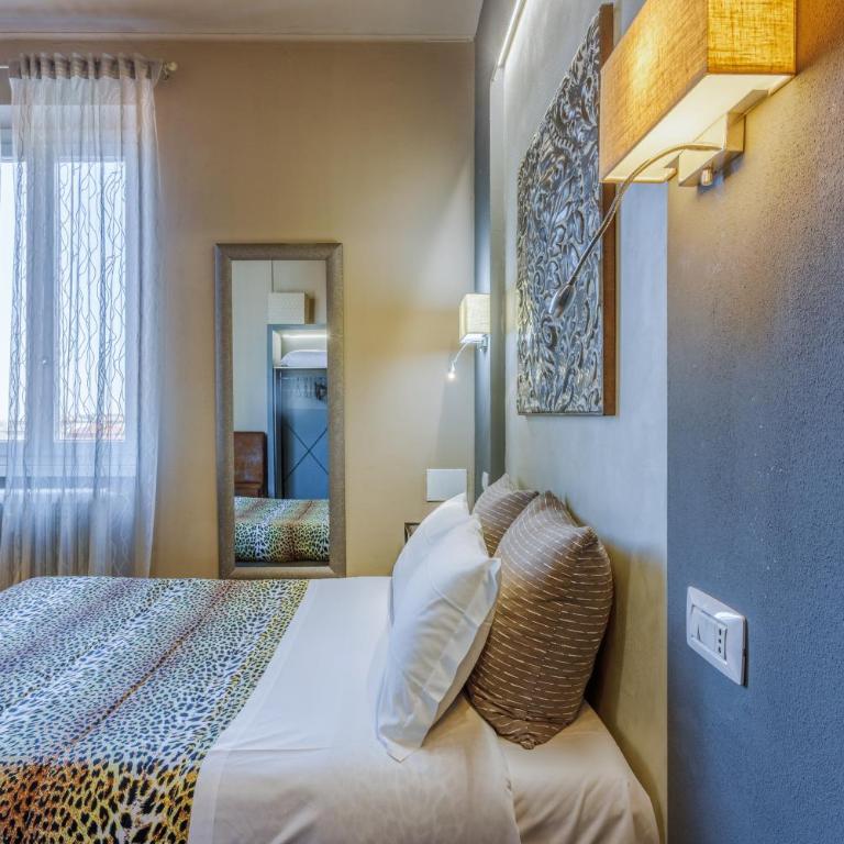 PARMA EXPRESS Traveller's Lodging front Station FS covered PARKING - Budget Double Room - 22