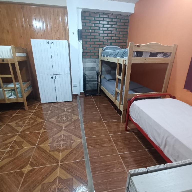 Hostel el Amanecer - Bed in 4-Bed Mixed Dormitory Room - 3