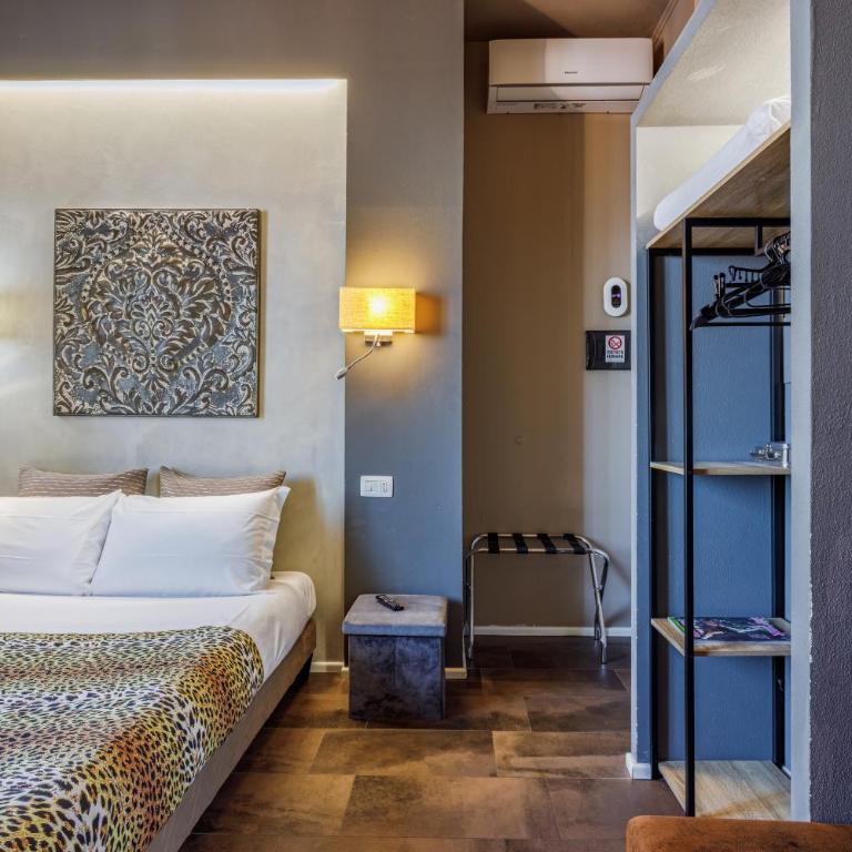 PARMA EXPRESS Traveller's Lodging front Station FS covered PARKING - Budget Double Room - 25