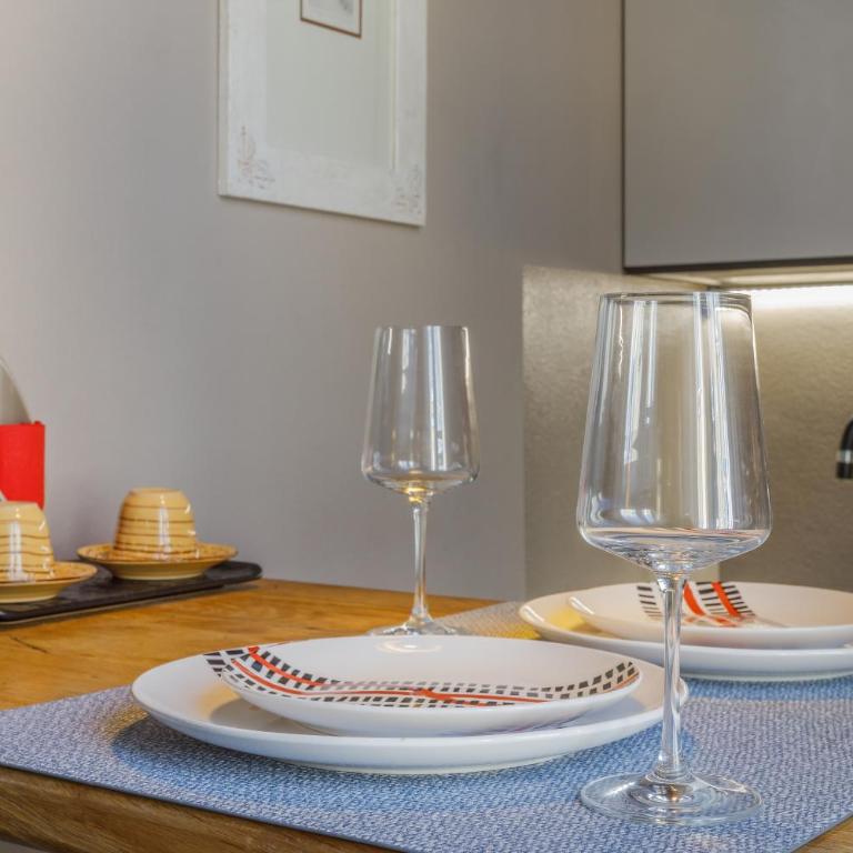 PARMA EXPRESS Traveller's Lodging front Station FS covered PARKING - Budget Double Room - 30