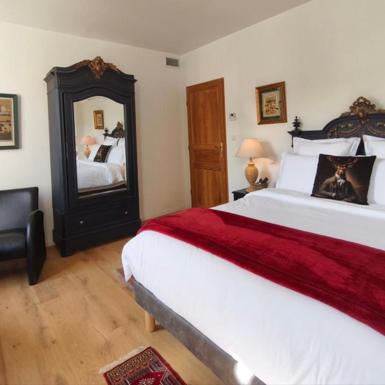 VILLA ADOYA Chambre d'hôtes Aigues-Mortes intra muros au calme climatisation réversible PISCINE WIFI ascenseur PARKING gratuit - Chambre Double Deluxe - 4
