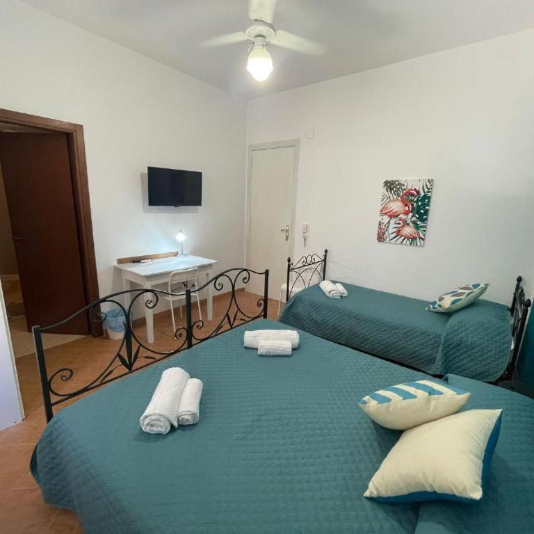 Maqueda Rooms - Triple Room with Private Bathroom - 19