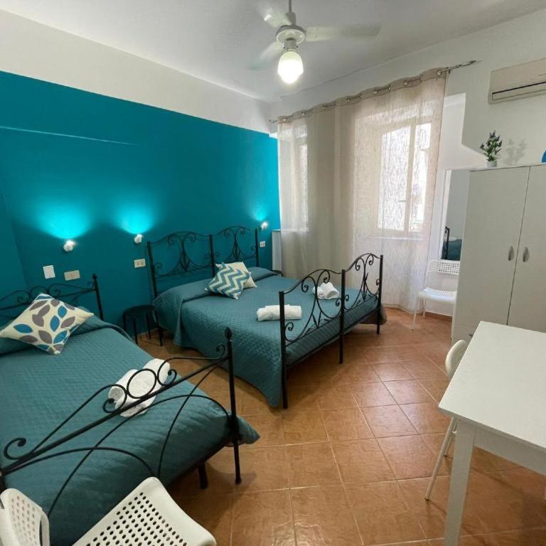 Maqueda Rooms - Triple Room with Private Bathroom - 18