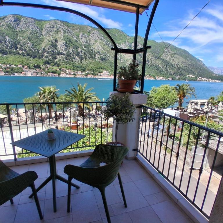 Guesthouse Anita - Double or Twin Room with Sea View and Balcony - 11