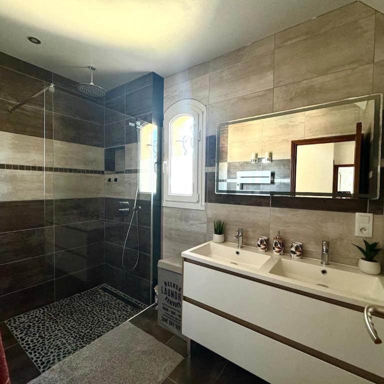 Villa au calme avec piscine dans le sud - Villa 3 Chambres - 8