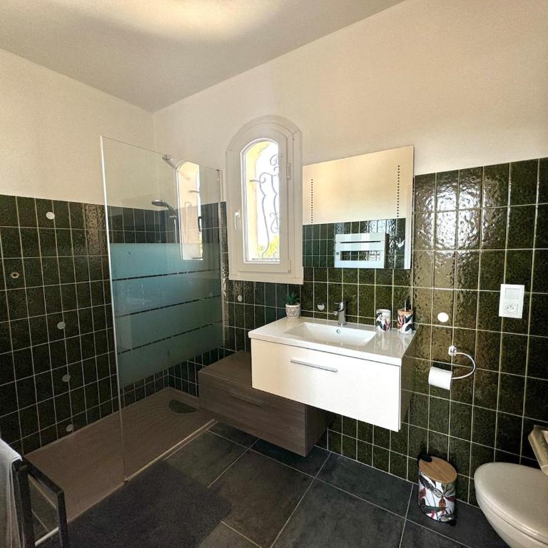 Villa au calme avec piscine dans le sud - Villa 3 Chambres - 14