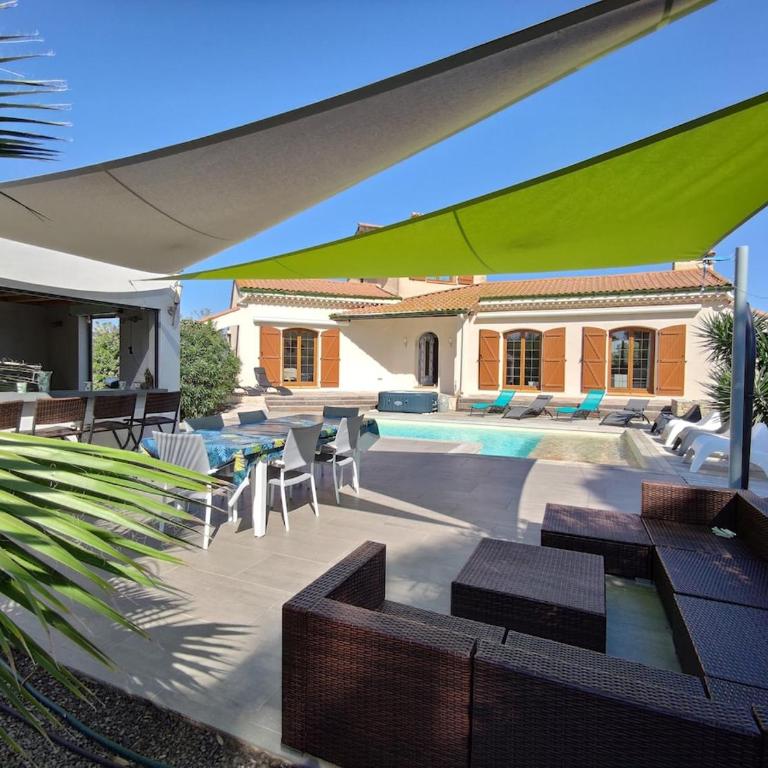 Villa au calme avec piscine dans le sud - Villa 3 Chambres - 16