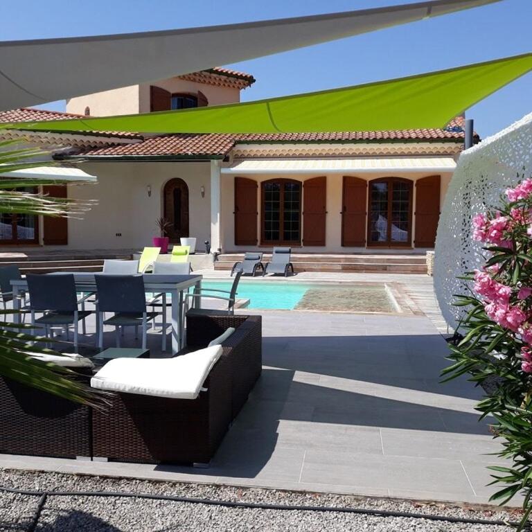 Villa au calme avec piscine dans le sud - Villa 3 Chambres - 20