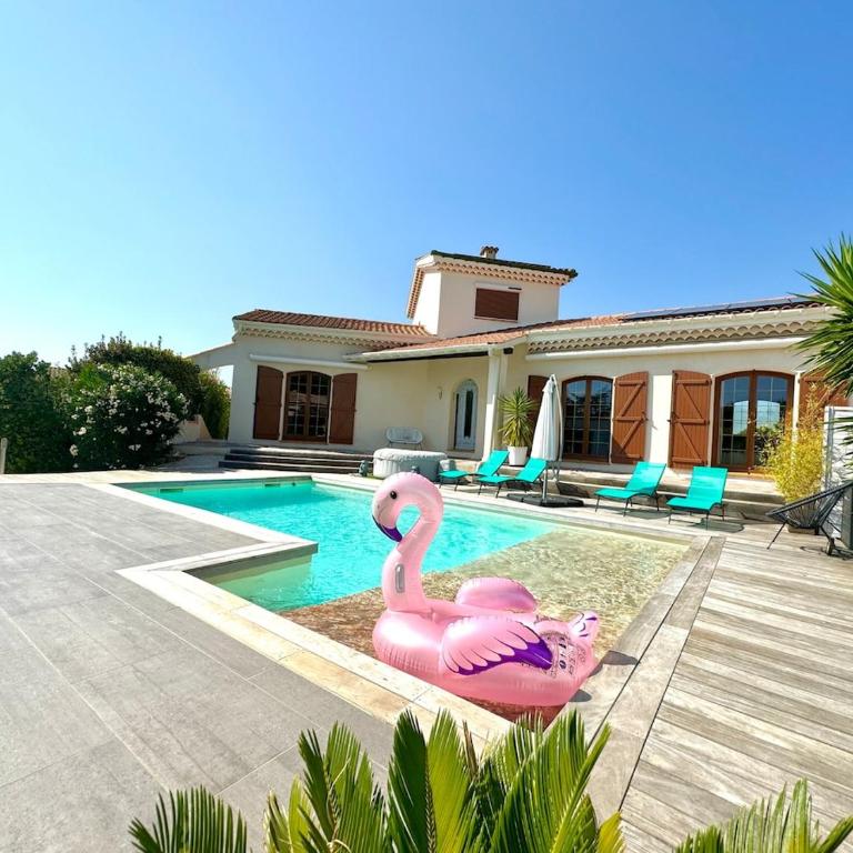 Villa au calme avec piscine dans le sud - Villa 3 Chambres - 22