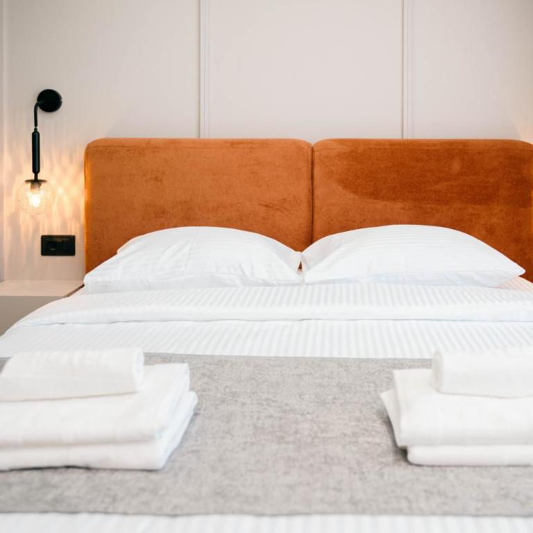 Boutique Hotel Zara - Deluxe Double Room with Balcony - 6