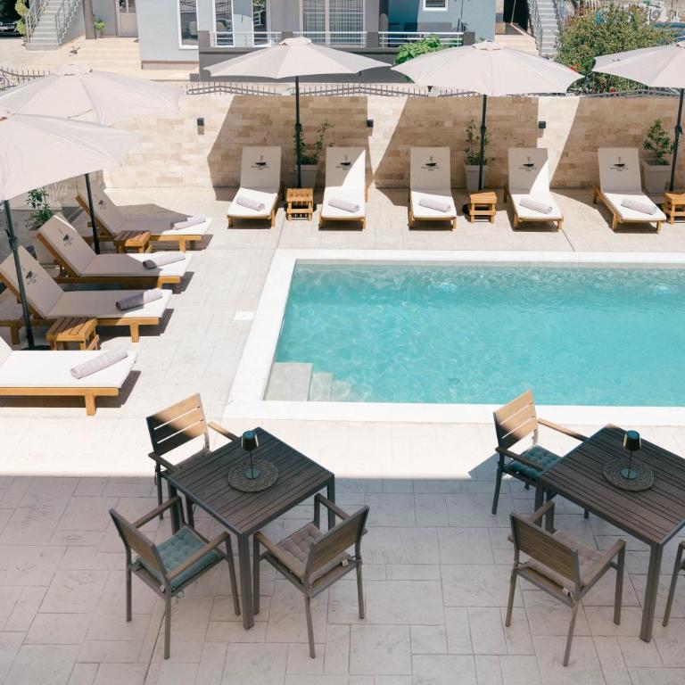 Boutique Hotel Zara - Luxury Triple Room - 10