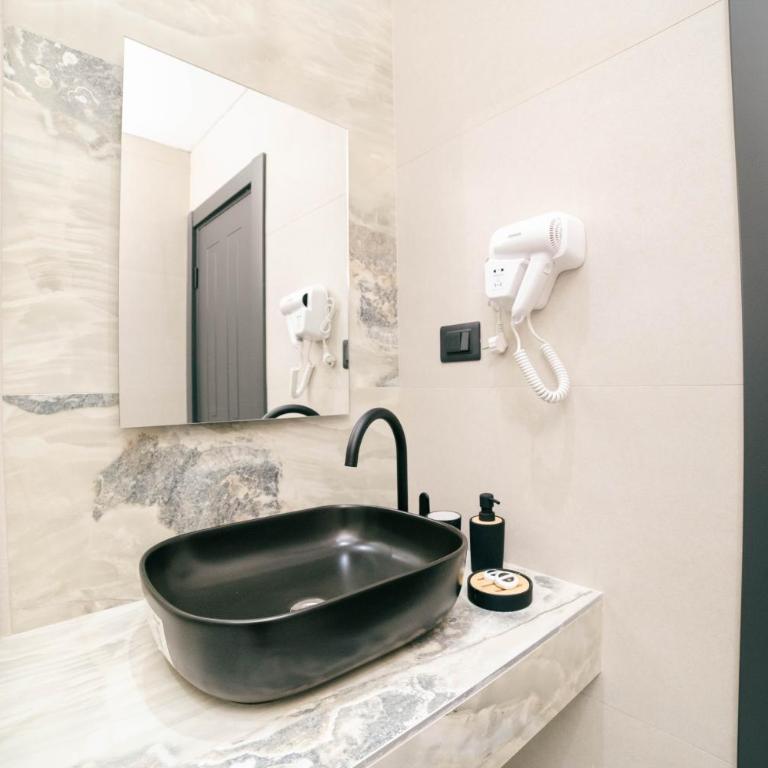 Boutique Hotel Zara - Luxury Triple Room - 13