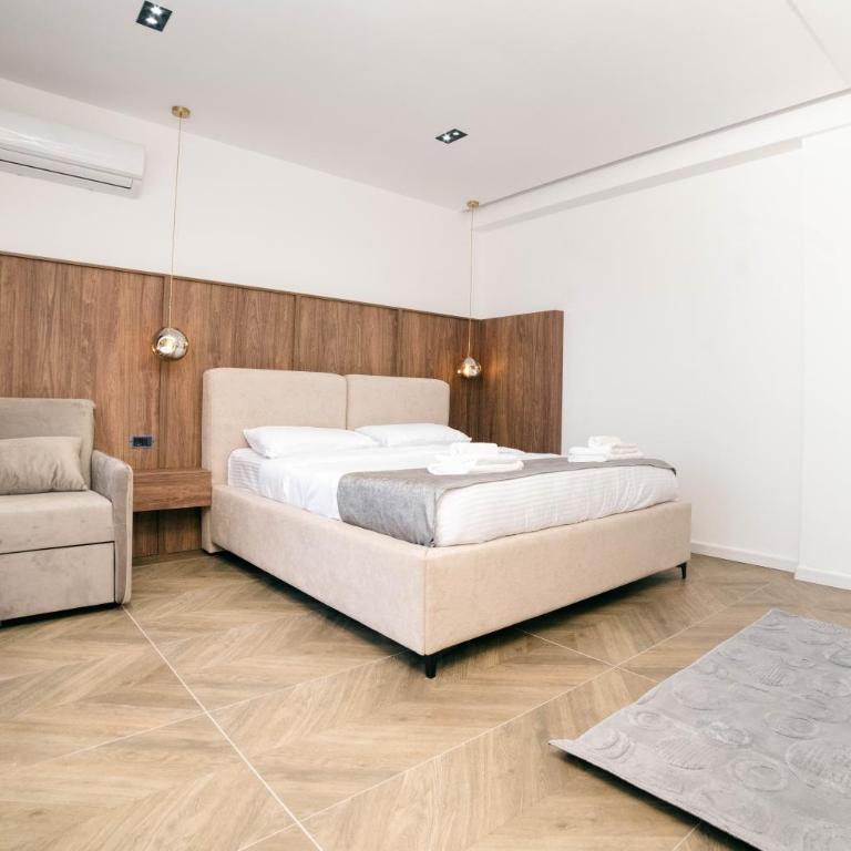 Boutique Hotel Zara - Luxury Triple Room - 14