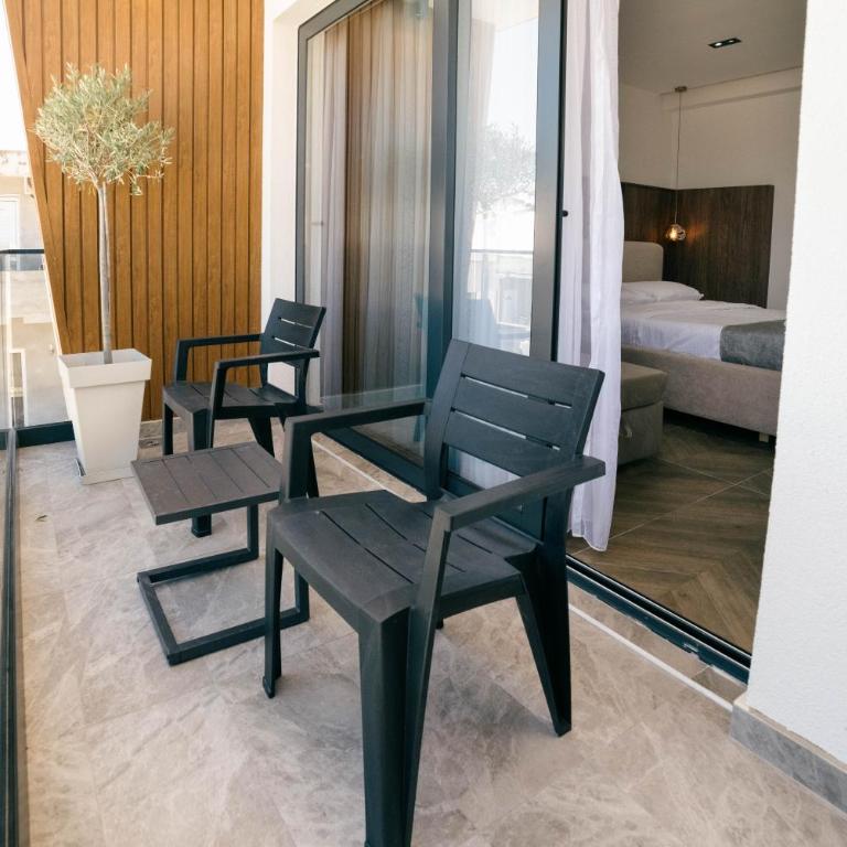 Boutique Hotel Zara - Luxury Triple Room - 16