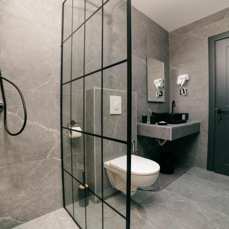 Boutique Hotel Zara - Luxury Triple Room - 18