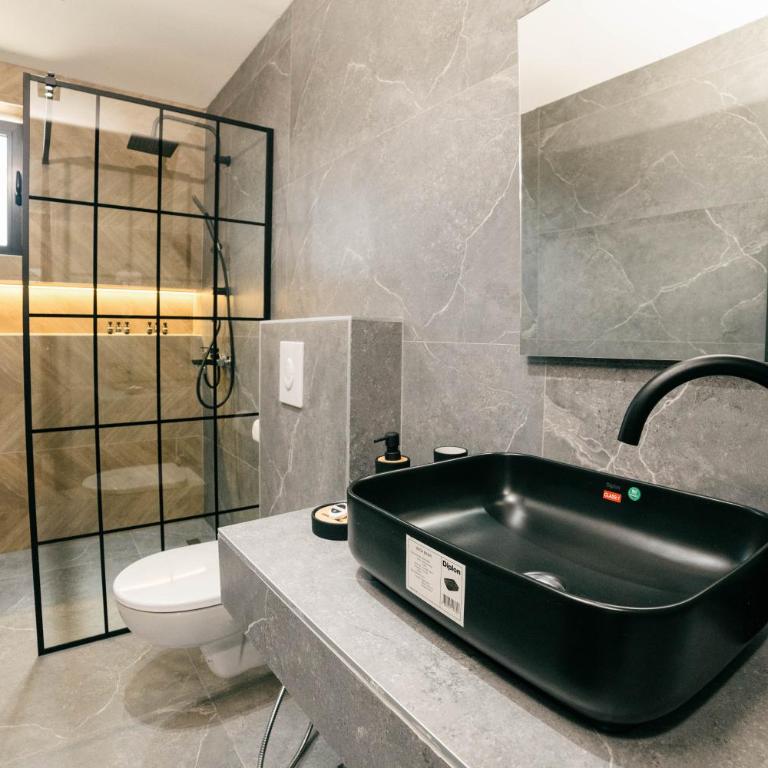 Boutique Hotel Zara - Luxury Triple Room - 19