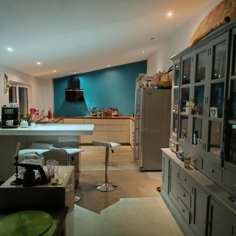 Villa atypique climatisée avec piscine chauffée - Villa - 9