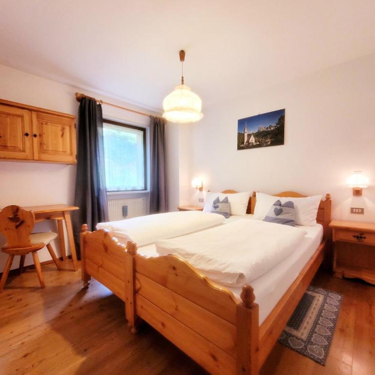 Casa Rustica App Seceda - Appartamento Deluxe con 2 Camere da Letto e Vista Giardino - 18