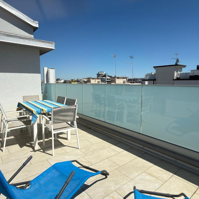 attico Lignano Sabbiadoro centralissimo-terrazza vista mare - Appartamento Attico - 19