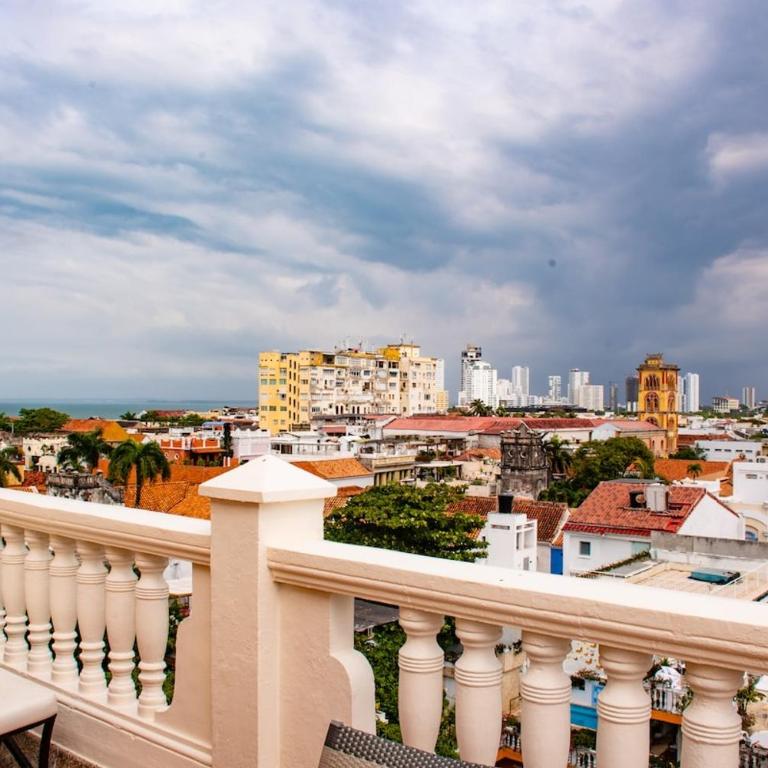 Estudio colonial con balcón, Plaza Santo Domingo con piscina - One-Bedroom Apartment - 2