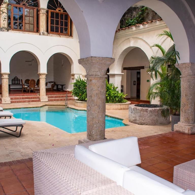Estudio colonial con balcón, Plaza Santo Domingo con piscina - One-Bedroom Apartment - 12