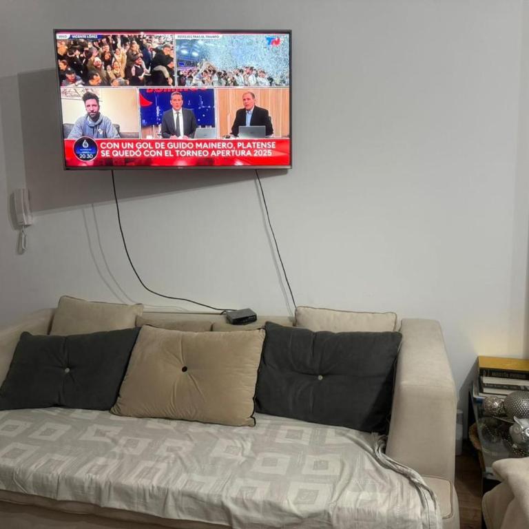 alquiler departamento por dia semana mes en Almagro a pasos de Avenida Corrientes hasta 2 personas comodas wifi balcon Se solicita Seña y Número de contacto - Apartamento de 1 dormitorio - 16