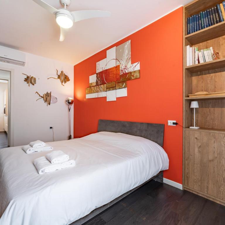 1 Minute's Walk from the Tram stop for the Duomo - Appartamento con 2 Camere da Letto e Balcone - 16