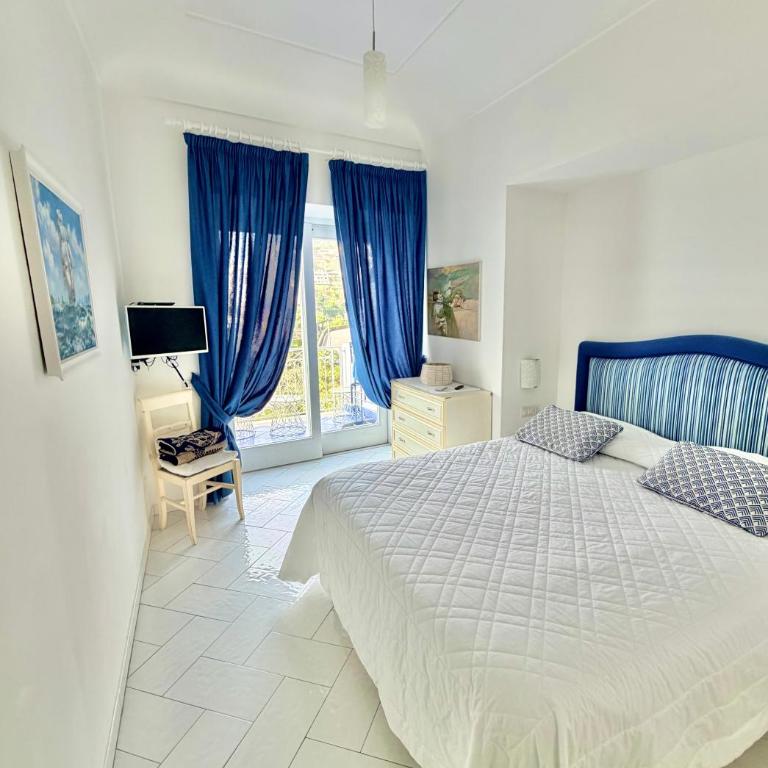 Santiago vacation home in Positano - Three-Bedroom Apartment with Ocean View - 23