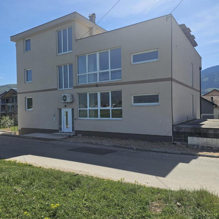 JoyRentALL - Apartman s 5 Spavaćih Soba - 1