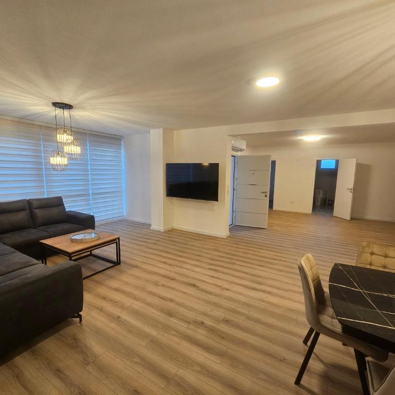 JoyRentALL - Apartman s 5 Spavaćih Soba - 10