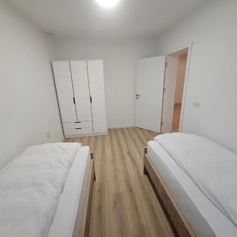 JoyRentALL - Apartman s 5 Spavaćih Soba - 12