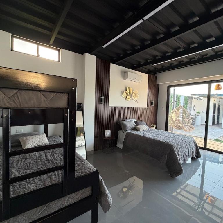 Beach house with pool in Marlú, Cojimíes - One-Bedroom House - 6