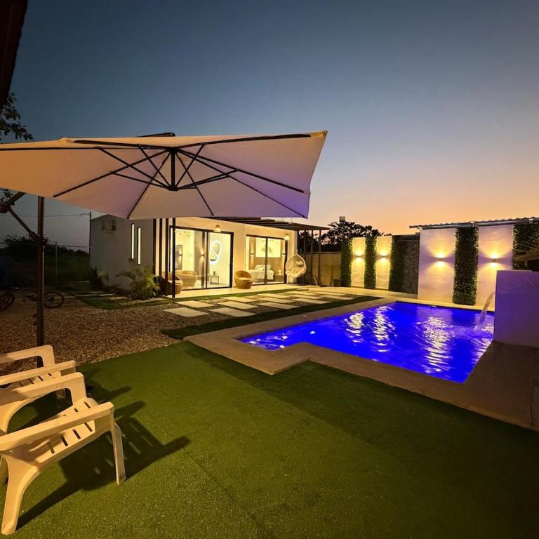 Beach house with pool in Marlú, Cojimíes - One-Bedroom House - 10