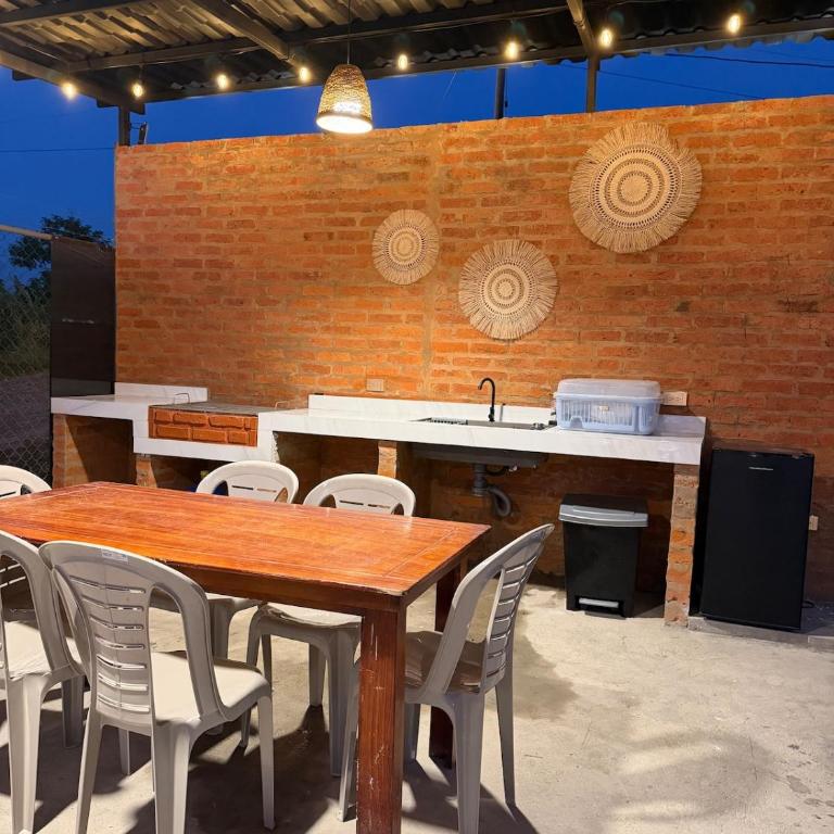 Beach house with pool in Marlú, Cojimíes - One-Bedroom House - 14