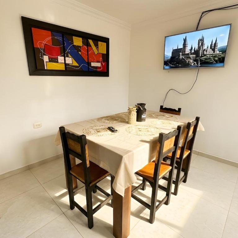 Apartamento vista hermosa a montañas y ciudad - Apartamento de 3 dormitorios - 2