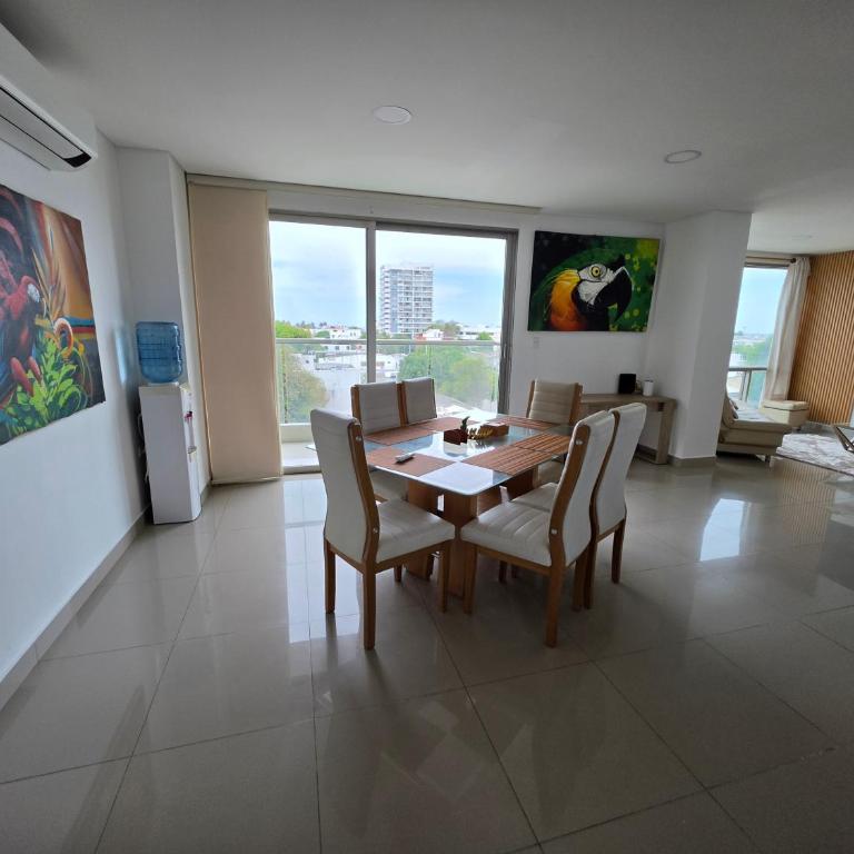 Luxury 3br 2ba Penthouse close to Airport-Beach-Rooftop Pool - Apartment - 5