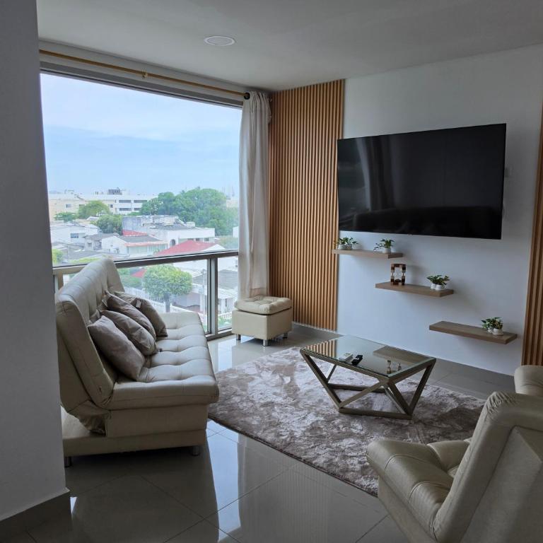 Luxury 3br 2ba Penthouse close to Airport-Beach-Rooftop Pool - Apartment - 3