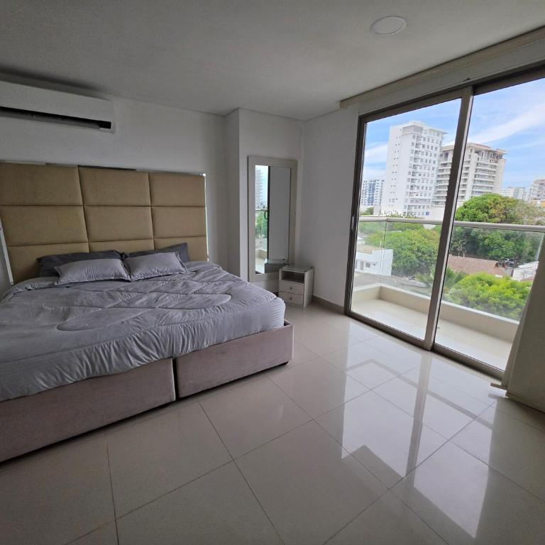 Luxury 3br 2ba Penthouse close to Airport-Beach-Rooftop Pool - Apartment - 9