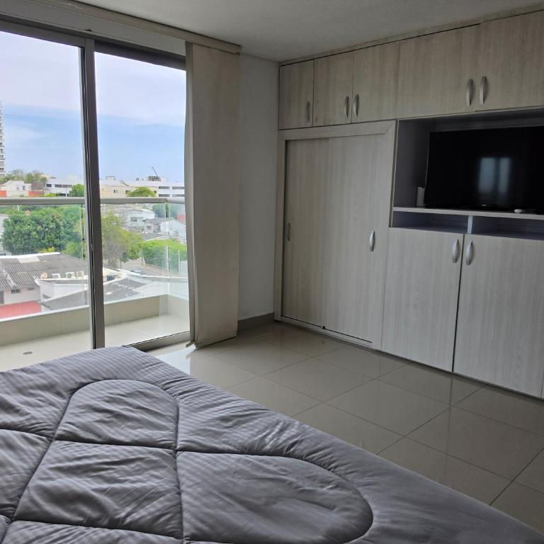 Luxury 3br 2ba Penthouse close to Airport-Beach-Rooftop Pool - Apartment - 11