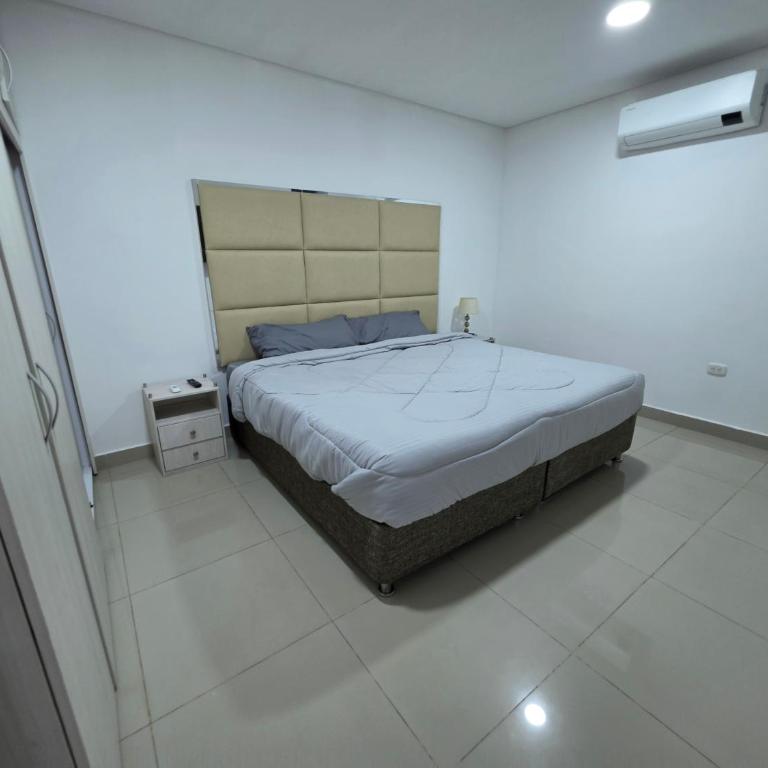 Luxury 3br 2ba Penthouse close to Airport-Beach-Rooftop Pool - Apartment - 22
